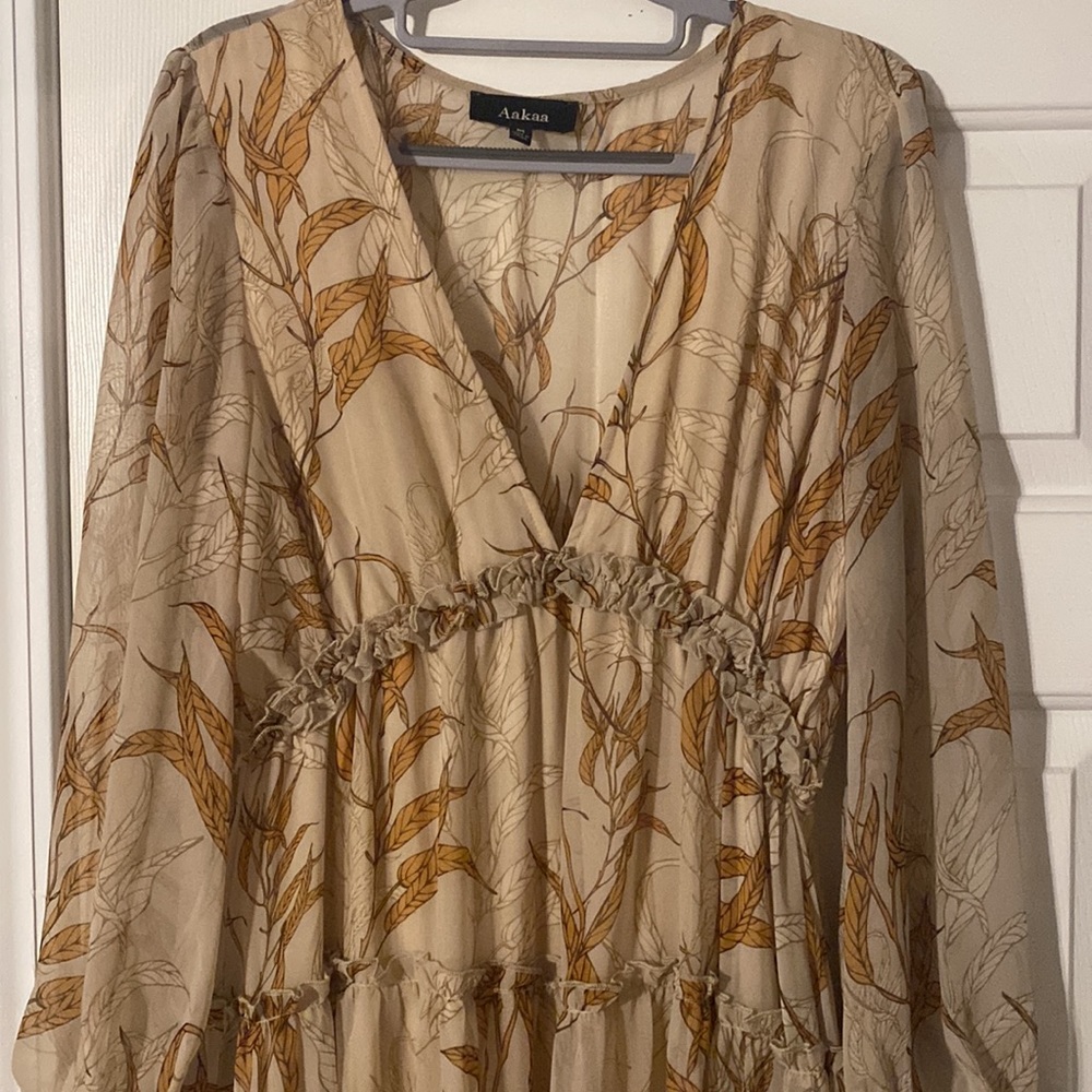 Beautiful wedding guest dress. Size Medium. Worn once. Perfect condition.